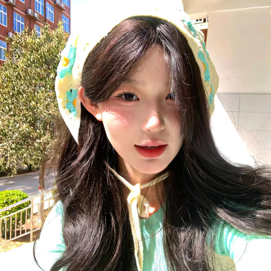 可爱的半月 海报