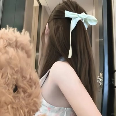 亚历珊卓 海报